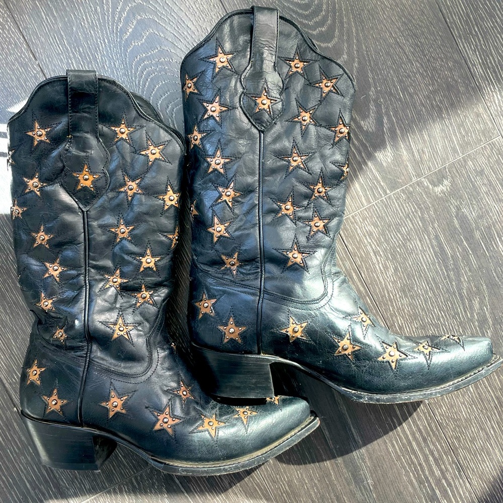 Black Star Women’s Studded Leather Cowboy Boots
